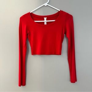 Women's Small Red Basic Solid Stretchable Scoop Neck Long Sleeve Crop Top